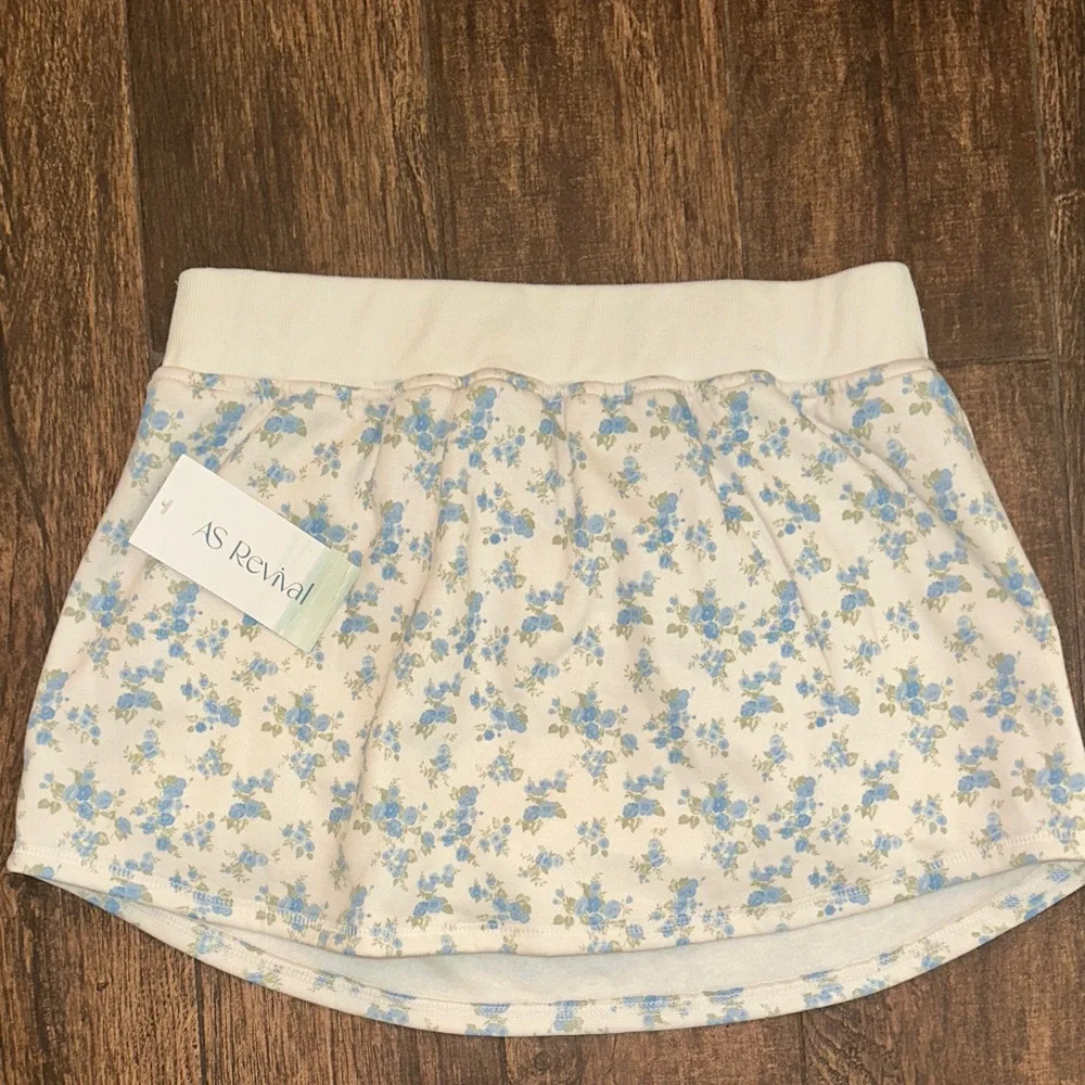 AS Revival Blue and White Floral Skort - Picture 6 of 6